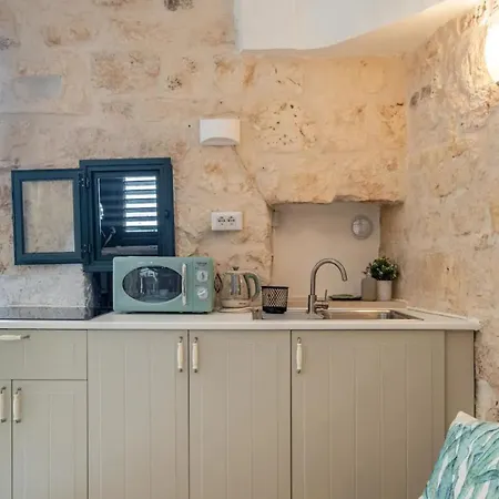 Casetta Verdementa - 250 Mt. Dalla Piazza Ostuni